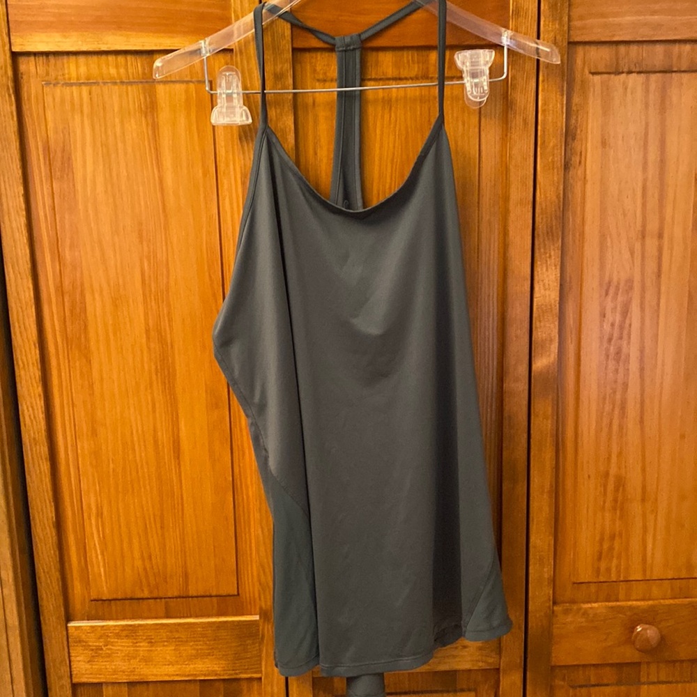 Ladies NWOT Workout Wear olive green tank top size xxl